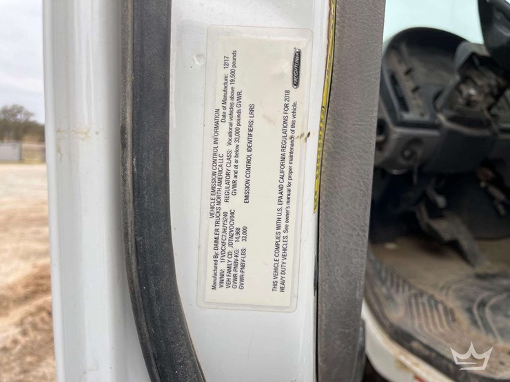 2018-freightliner-m2-106-image-1