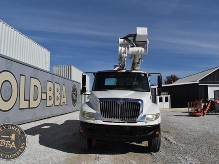 2012-international-durastar-4300-image-9