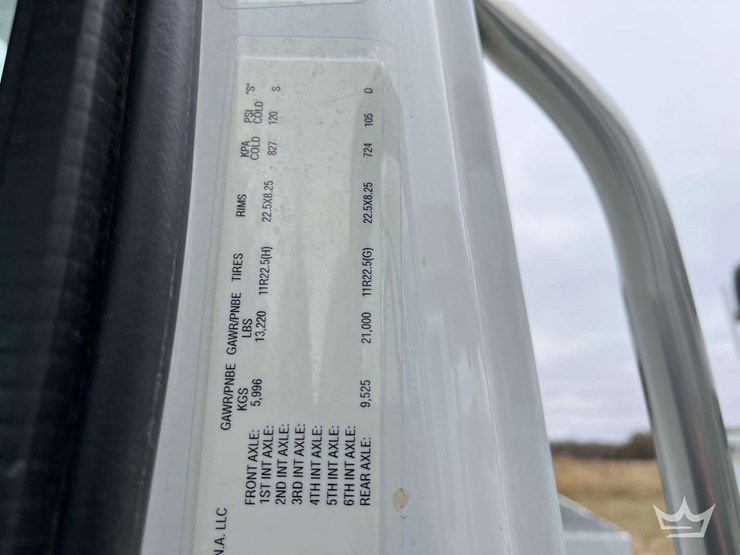 2018-freightliner-m2-106-image-4