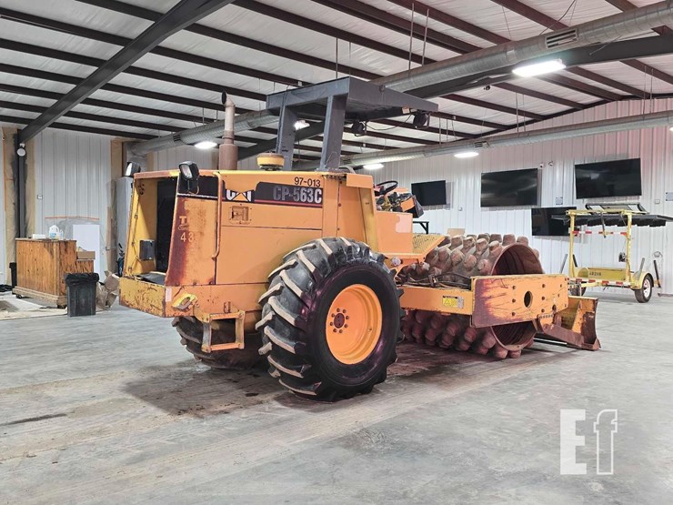 1995-caterpillar-cp-563c-image-3
