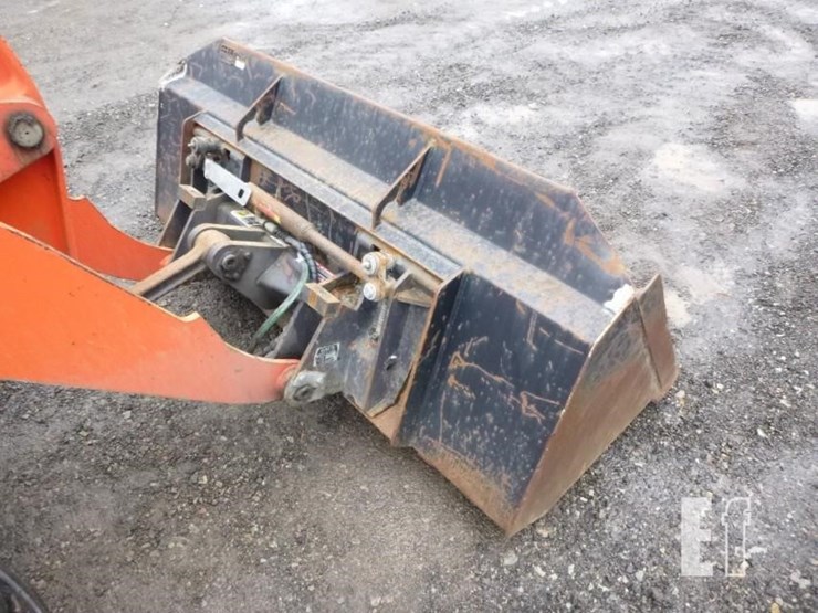 2019-kubota-r430-image-14