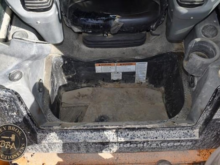 2020-mustang-2550rt-image-39