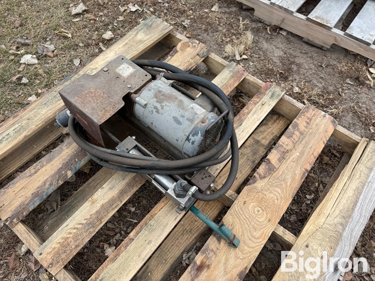 john-blue-chemigation-pump-image-3