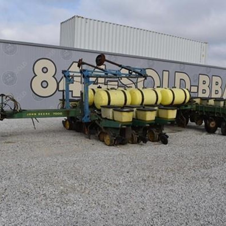 1984 JOHN DEERE 7000