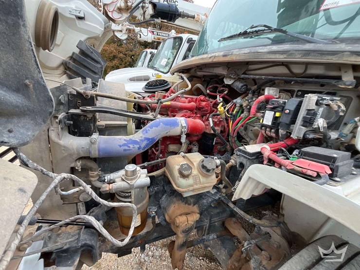 2020-freightliner-m2-106-image-4