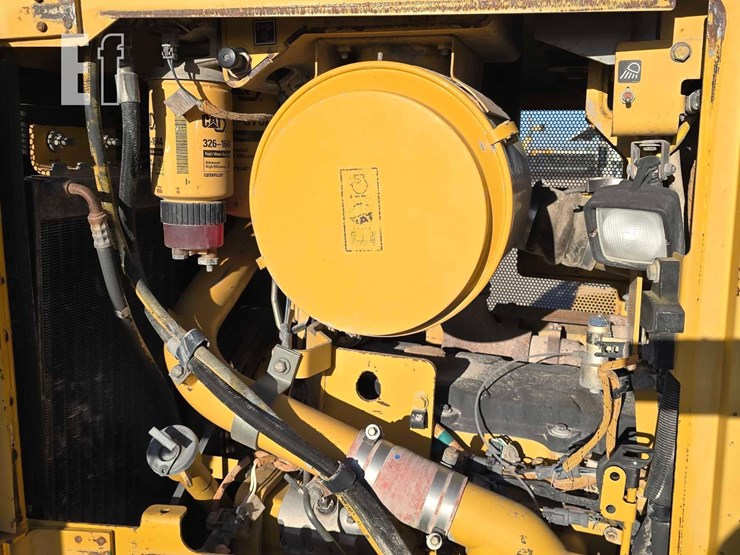 2007-caterpillar-d6r-image-35