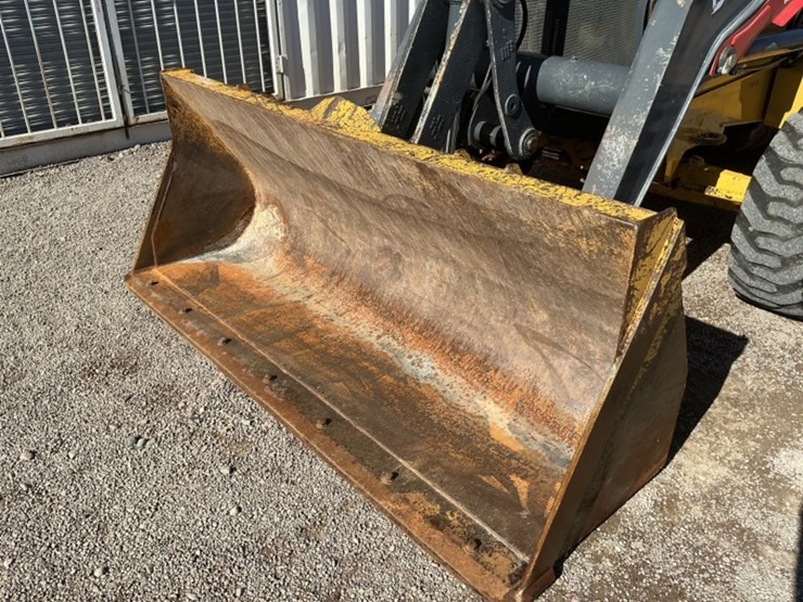 2015-deere-210l-image-20