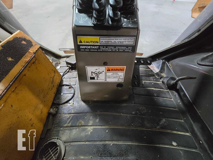 2013-case-580n-image-27