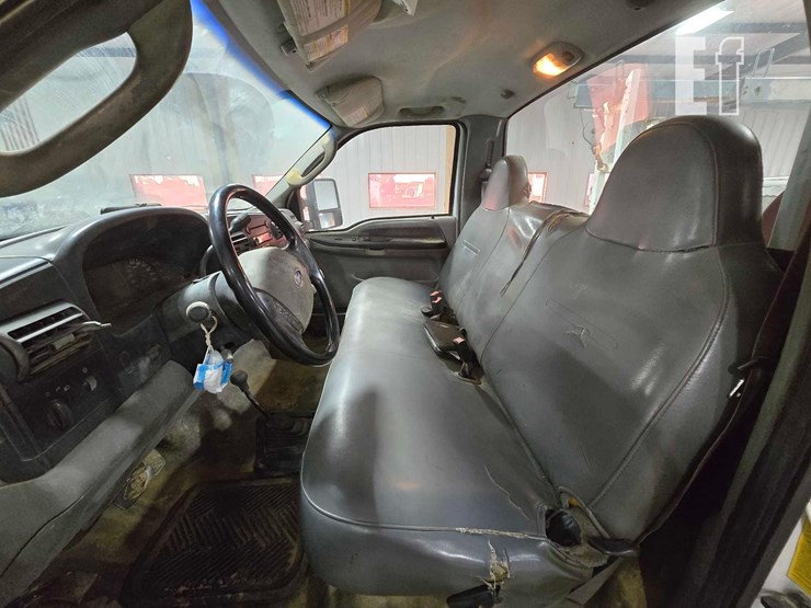 2006-ford-f550-image-9