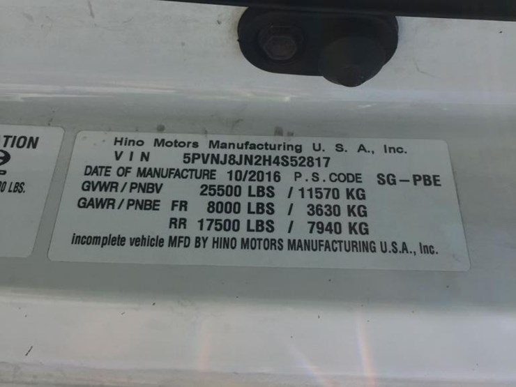 2017-hino-268a-image-17