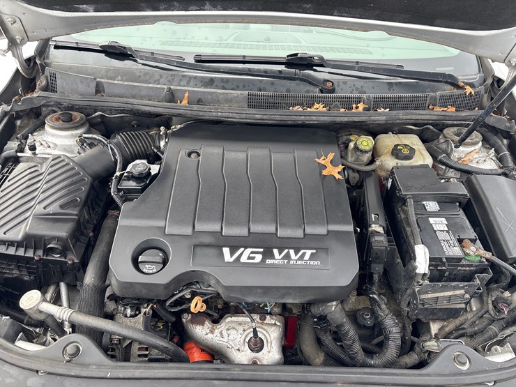 #1114-•-2010-buick-lacrosse-passenger-car-image-8