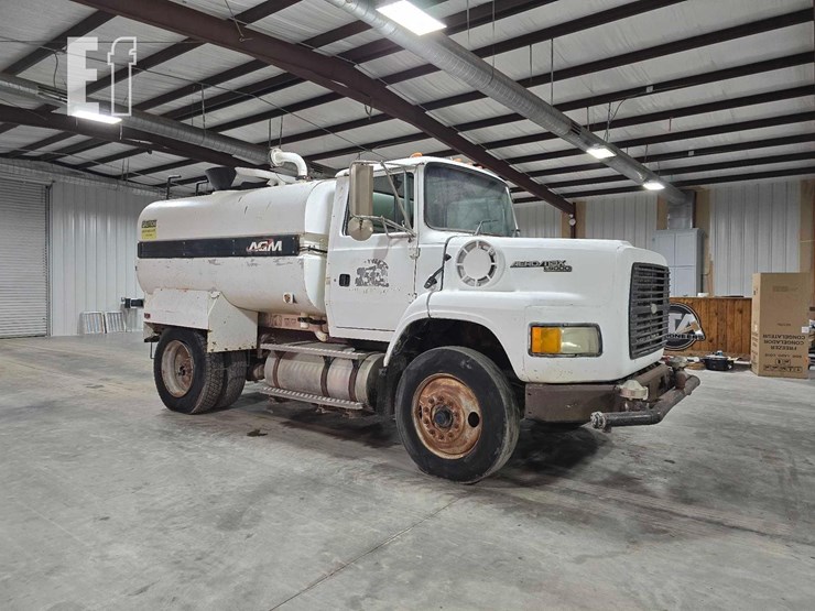 1995-ford-la9000-image-2