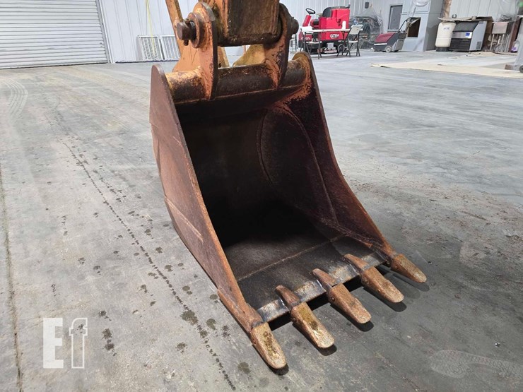 2001-caterpillar-420d-image-12