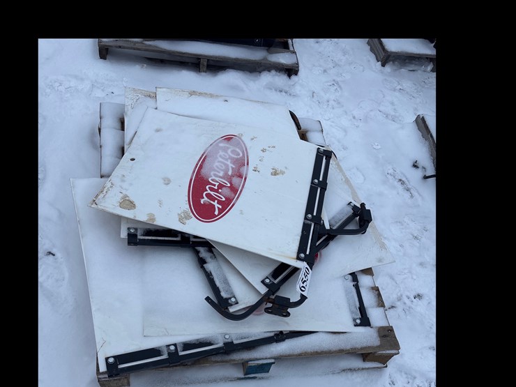 #6550-•-e1.-plastic-mudflaps-image-1