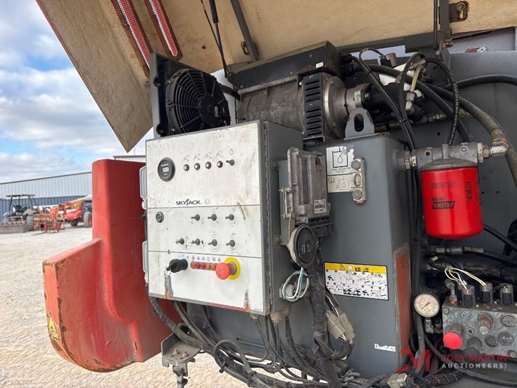 2018-skyjack-sj66t-image-7
