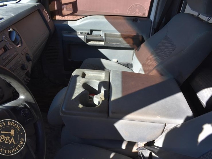 2012-ford-f350-xlt-image-35