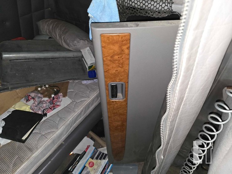 2008-peterbilt-386-image-21