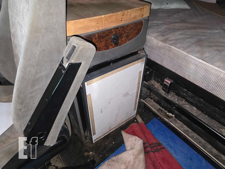 2016-kenworth-t2000-image-19