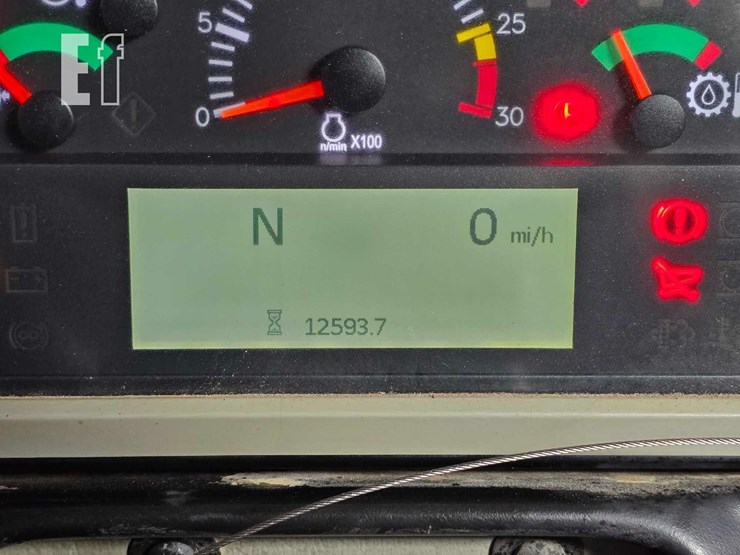 2015-caterpillar-745c-image-16