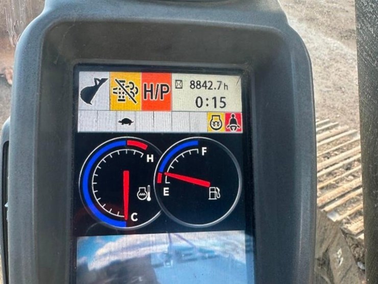 2012-deere-210g-image-12