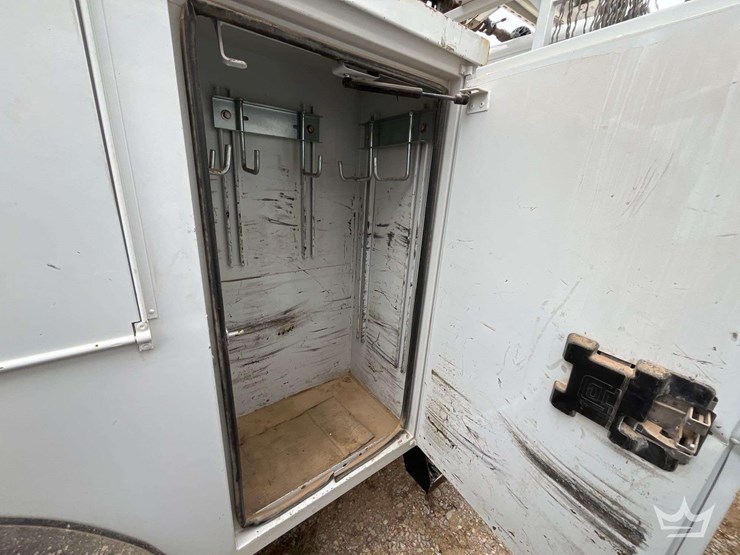 2020-freightliner-m2-106-image-20