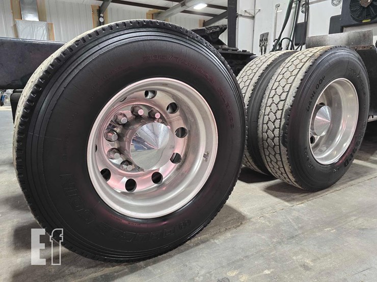 2019-kenworth-t680-image-26