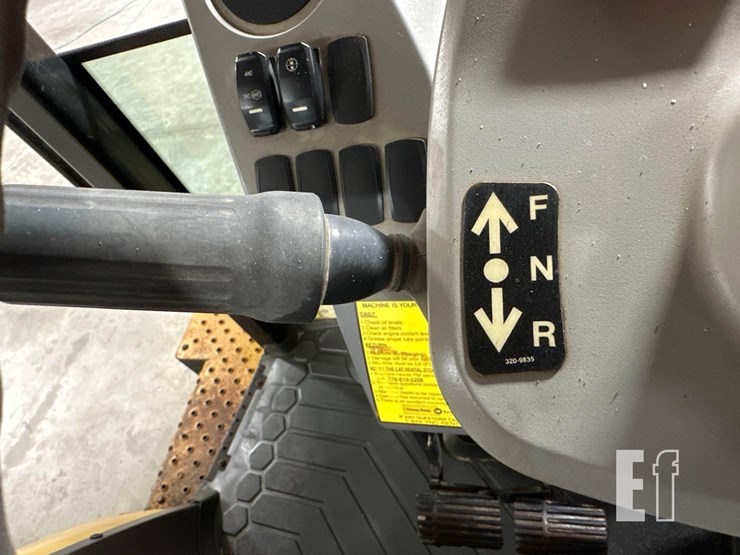 2017-caterpillar-415f2-image-25