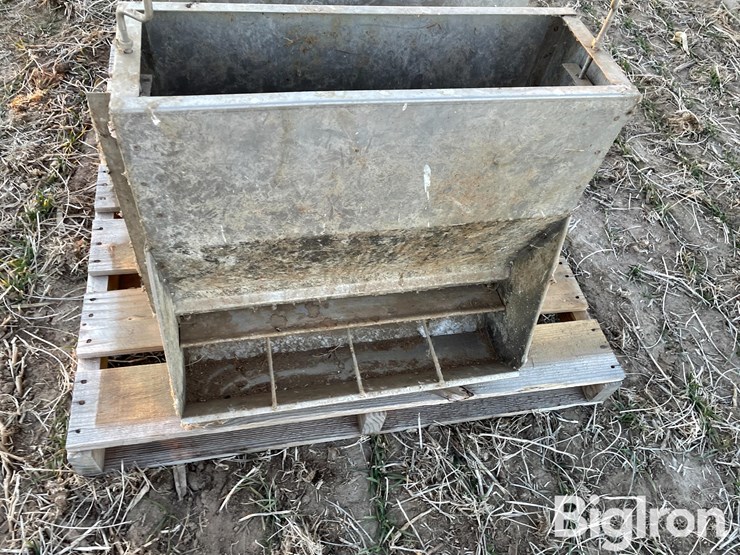 stainless-steel-hog-feeders-image-11