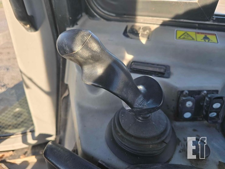 2007-caterpillar-d6r-image-15