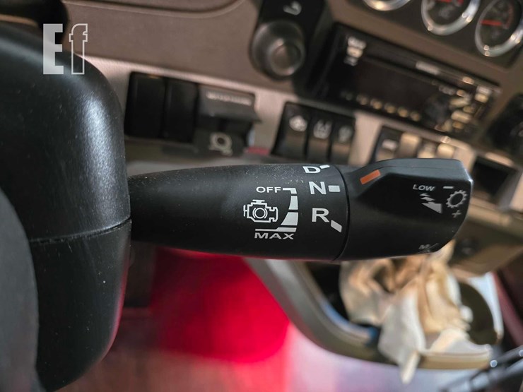 2019-kenworth-t680-image-14