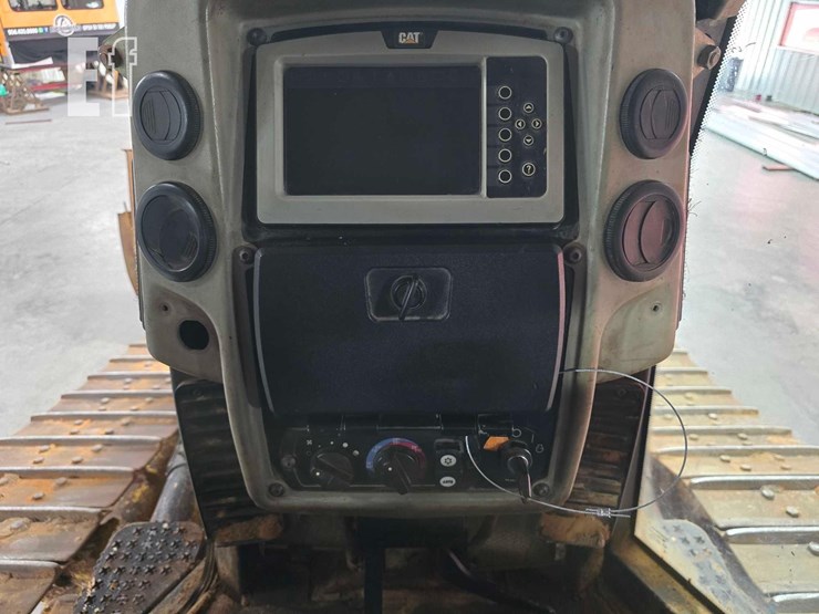 2016-caterpillar-d6n-lgp-image-19