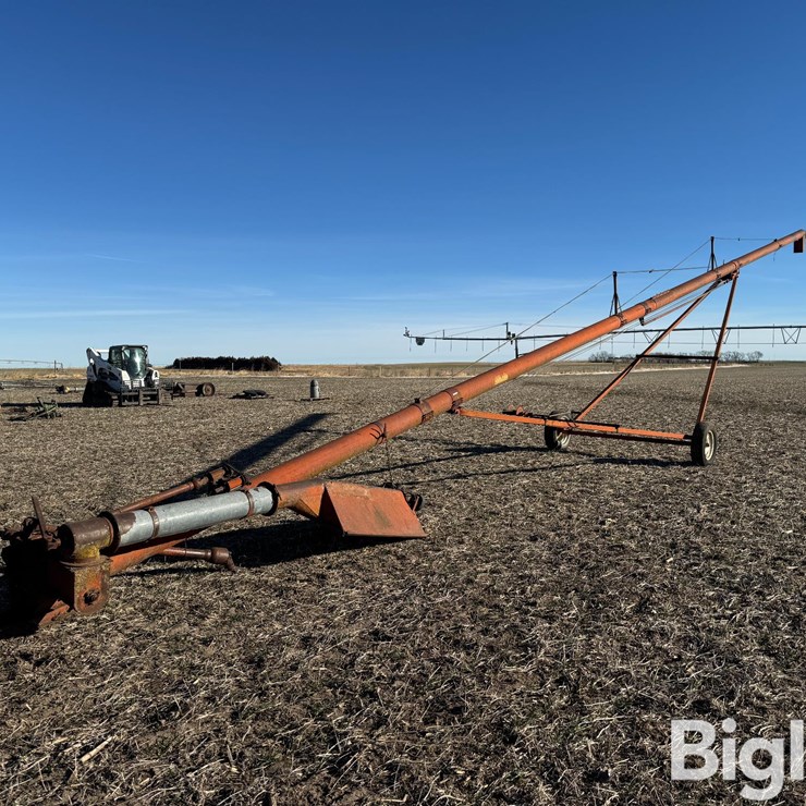 Sudenga 8"x65' Auger W/Swing-out Hopper