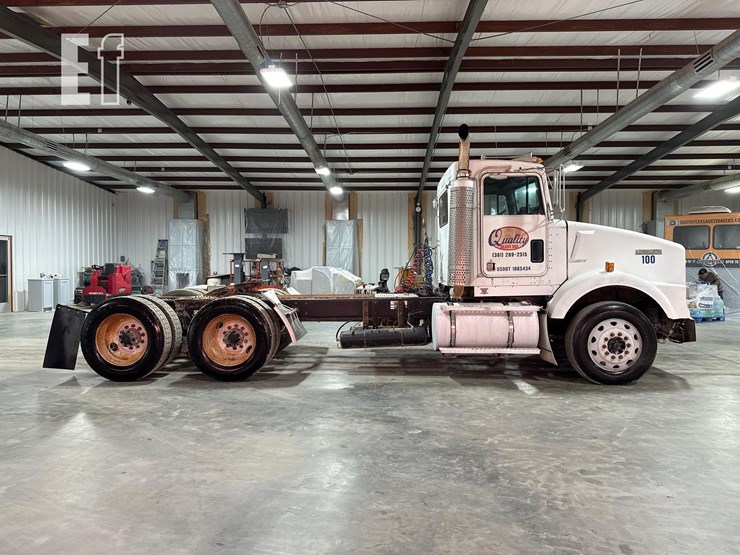 2003-kenworth-t800-image-6