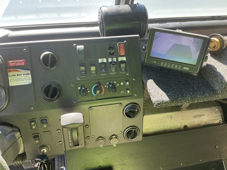 2018-freightliner-mt55-image-22