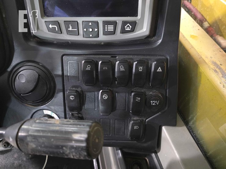 2018-caterpillar-tl1255d-image-19