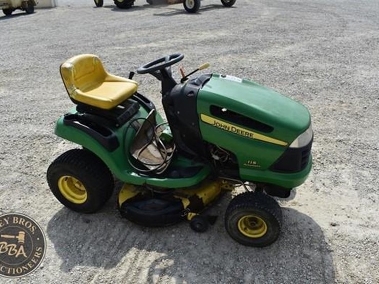 john-deere-115-image-11