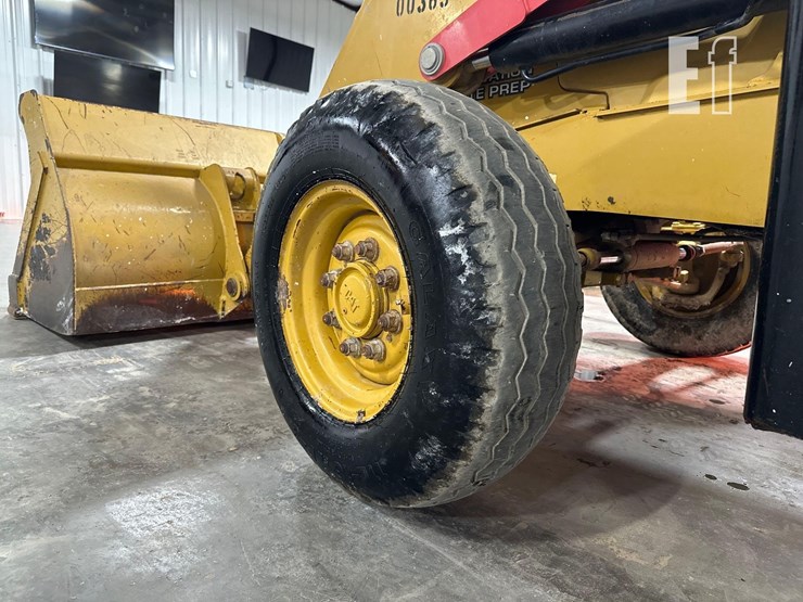 2016-caterpillar-415f2-image-33