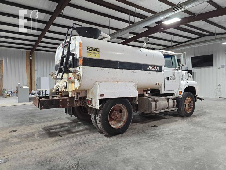 1995-ford-la9000-image-3