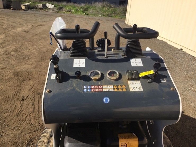 unused-2025-digswift-dss40-stand-on-compact-track-image-7