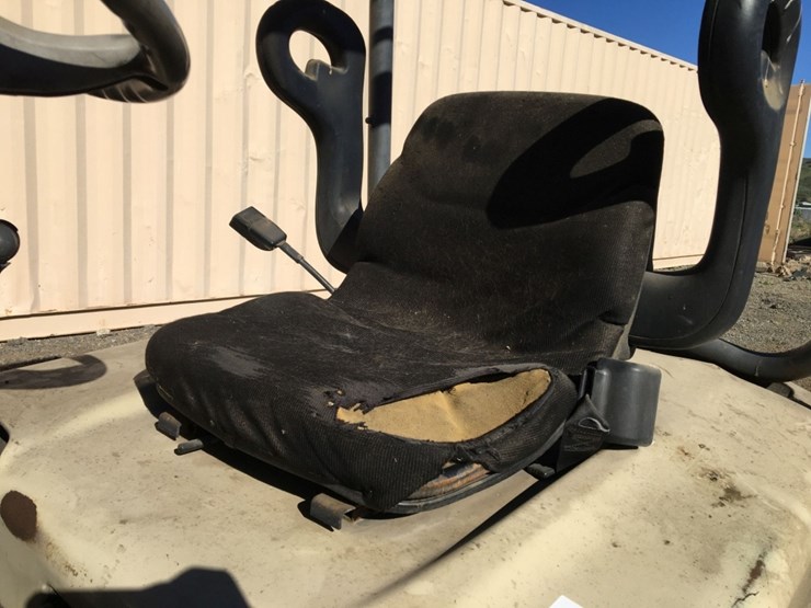 crown-sc4040-40-3-wheel-industrial-forklift,-image-6