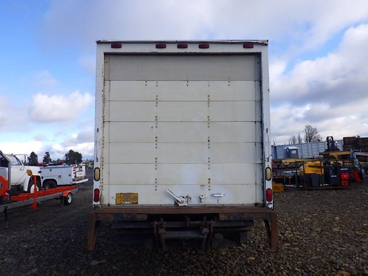 2000-freightliner-fl50-image-5