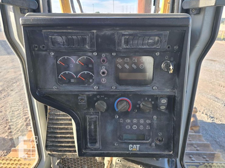 2007-caterpillar-d6r-image-12