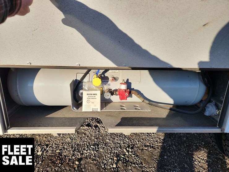 2008-ford-f550-image-38