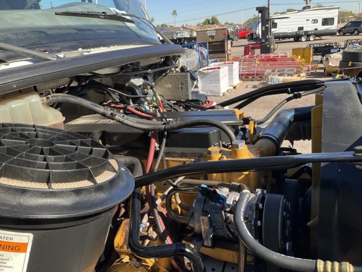 2005-freightliner-m2-dump-truck-image-16