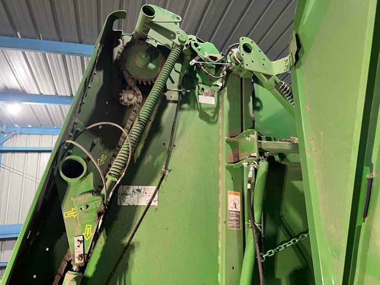 john-deere-561m-image-8