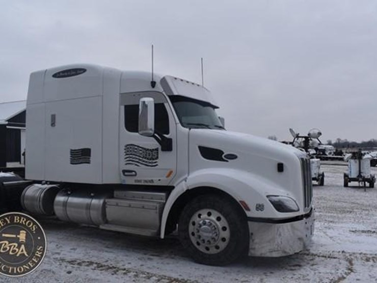2015-peterbilt-579-image-20