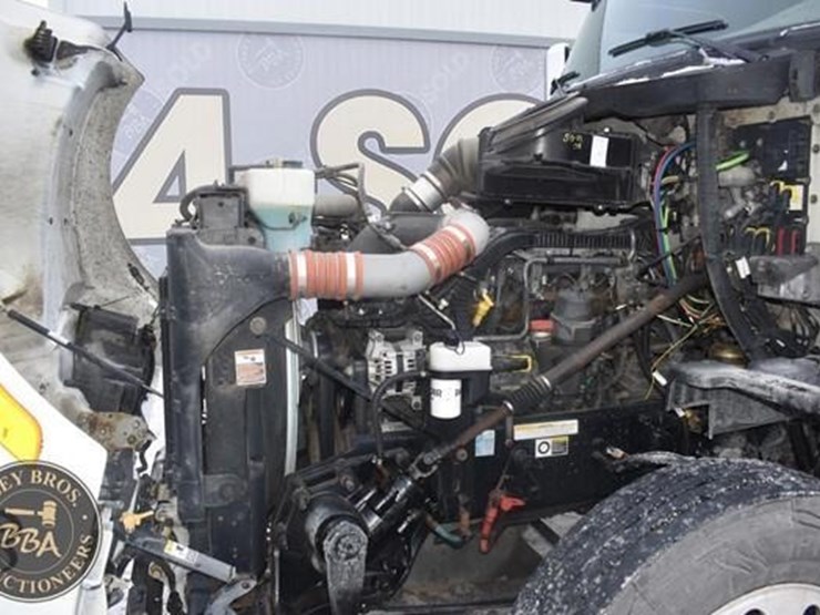 2015-peterbilt-579-image-52