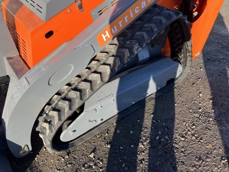 2025-hurricane-hrc700-mini-compact-track-loader-image-12
