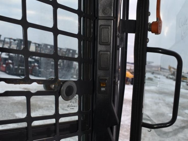 2021-bobcat-t870-image-29