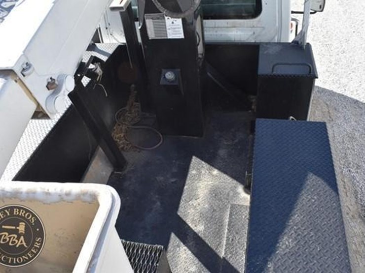 2012-international-durastar-4300-image-19